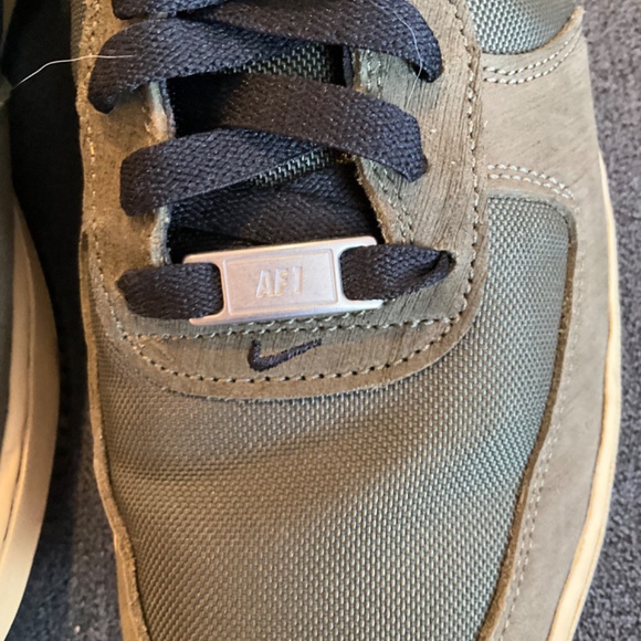EUC Nike Air Force 1 Low SP Undefeated \
